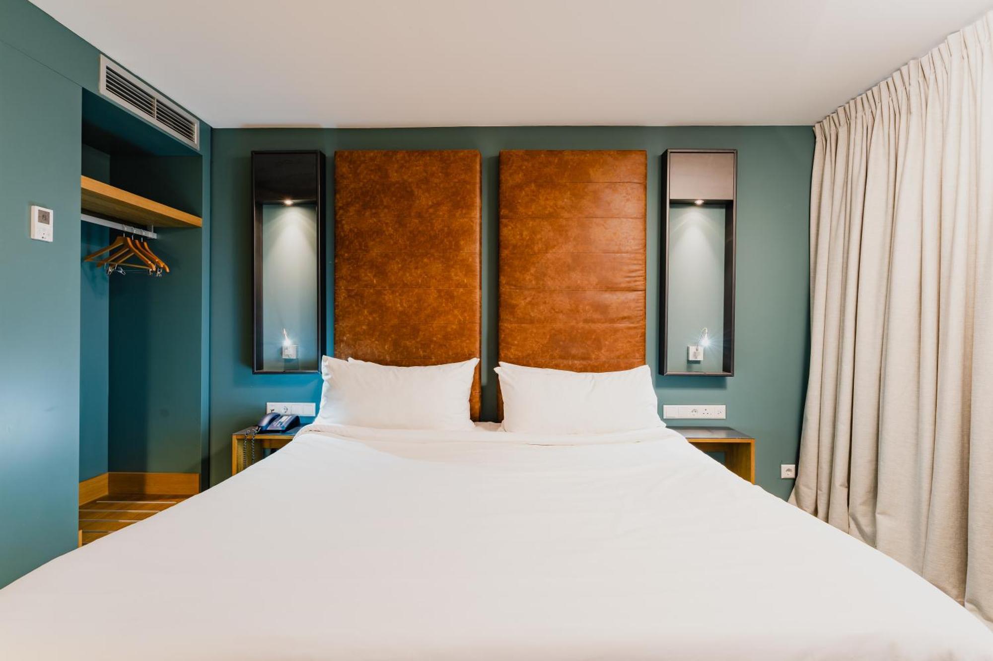 Indoor Double or Twin Room (Atrium view),1588193668:JPEG